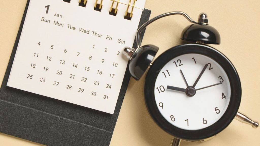 calendar and analog clock